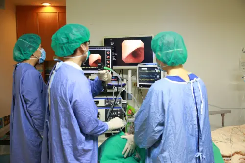 ▲醫師提醒，嗆入大量污水若未及時處理，可能引發肺炎、呼吸衰竭。（圖／花蓮慈濟醫院提供）