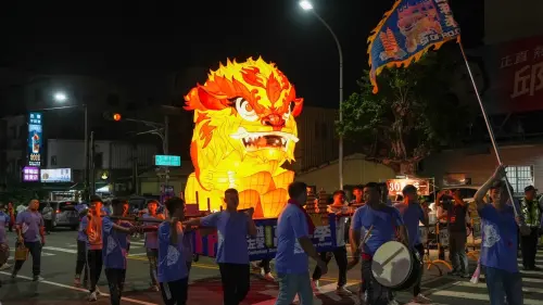 ▲火獅遶境庇佑居民 。（圖／高市府民政局提供）