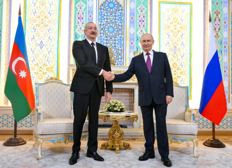 ▲亞塞拜然總統阿利耶夫(Ilham Aliyev)與俄羅斯總統蒲亭(Vladimir Putin)在杜桑貝舉行會談。(圖/美聯社/達志影像)