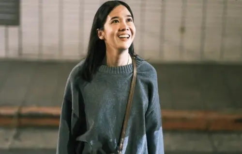 ▲來台發展的泰國女星黃可欣（如圖），在《樹冠羞避》扮演女主角韓寧的愛人，角色性格詮釋得鮮明，且用國語演出也頗具難度。（圖／摘自公視人生劇展FB）