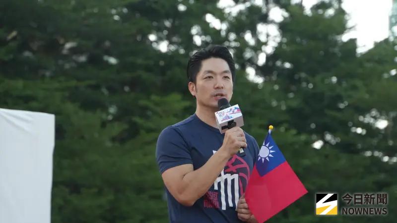 ▲台北市長蔣萬安今（10）早參加北市府前廣場升旗活動。（圖／記者呂炯昌攝）