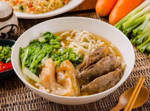 2025台北牛肉麵節登場！看比賽兼吃79家美食　名導李安最愛是這碗
