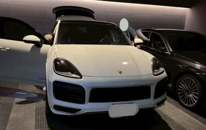 ▲國際級賽車手陳肯特，擁有法拉利SP1多次登上新聞，卻遭調查局查扣豪車Porsche CAYENNE GTS。（圖／翻攝畫面）