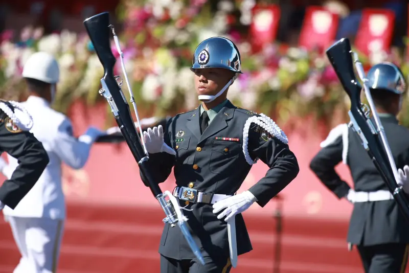 圖輯／114年國慶暖場！國防部聯合樂隊暨三軍儀隊精湛演出