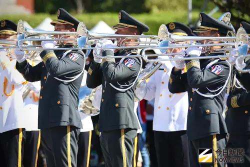 ▲ 114年國慶大會10日在總統府前登場，國防部儀隊現場帶來精彩演出。（圖／記者朱永強攝）