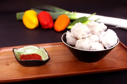 ▲吳家虱目魚，白金花枝丸一斤推薦價430元。