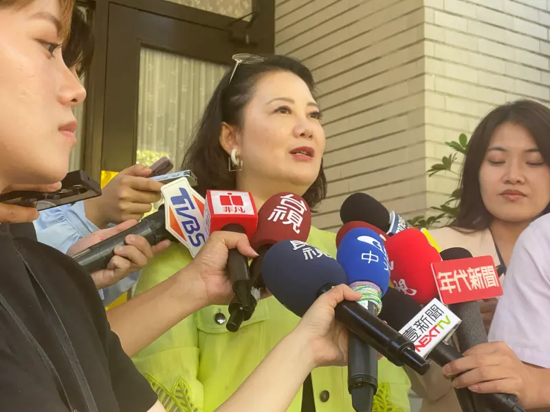 ▲吳思瑤今日又遭冒名威脅「總統府開槍扔炸彈」，出面稱自己真的很忙，但訊息還是要給相關單位，絕對不會姑息。（圖／記者陳威叡攝，2025.10.10）