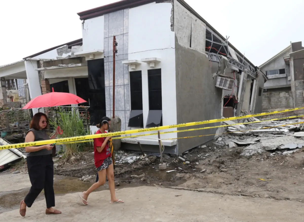 ▲菲律賓南部海域，10日上午發生規模7.4的強震，達沃大區感受強烈，陸續傳出災情。圖為震後的達沃市。（圖／美聯社／達志影像）