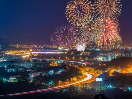 直播／國慶焰火首度移師南投！10年來最盛大、施放40分鐘
