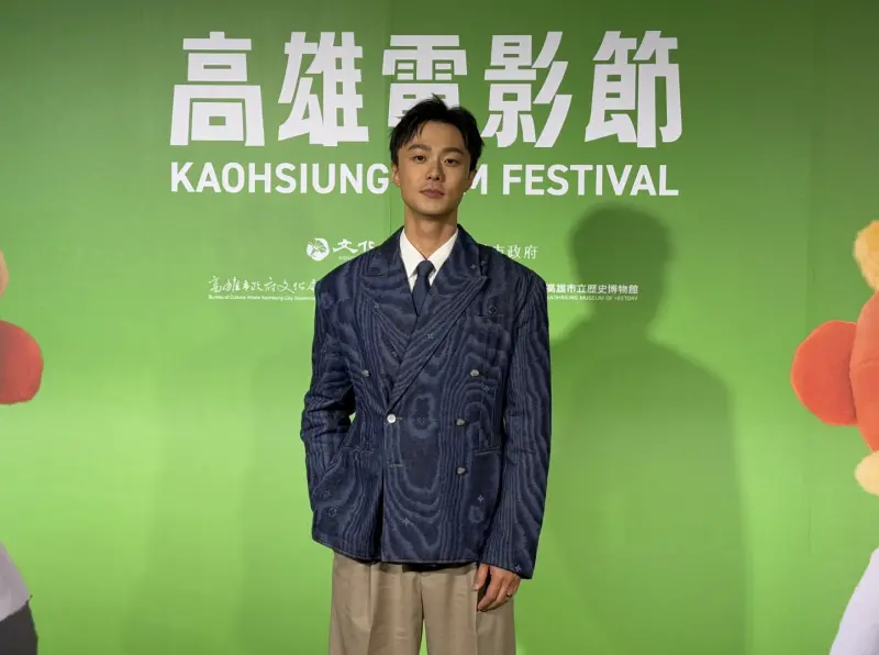 ▲施柏宇（如圖）擔任2025高雄電影節的影展大使，透露快30歲還在扮高中生，靠醫美撐住臉上的青春感，雖然有想過不要再演高中生，但合作《想見你》建立不錯情誼的柯佳嬿鼓勵他還能演的時候繼續演。（圖／記者蘇詠智攝）