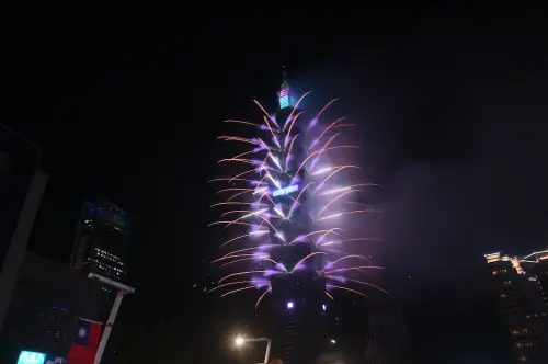 ▲2025雙十國慶101煙火＋無人機表演秀。（圖／記者林柏年攝）