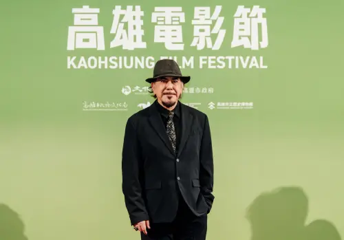 黃秋生領軍走紅毯！高雄電影節開跑　陳其邁難忘經典《叉燒包》
