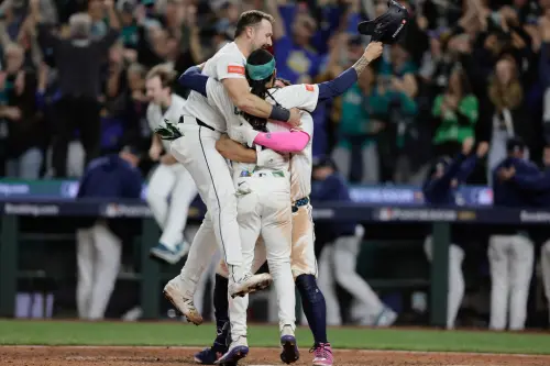 MLB／等了24年！水手生死戰鏖戰15局闖冠軍戰　球迷激動淚灑現場
