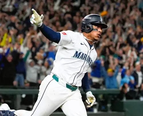 ▲水手波朗柯（Jorge Polanco）敲出再見安打，結束15局惡鬥。（圖／美聯社／達志影像）