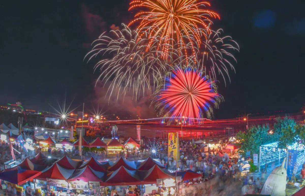 ▲每年6月至7月，彰化王功漁港都會舉辦王功漁火節，吸引大批遊客前往朝聖。（圖／彰化縣政府農業處）