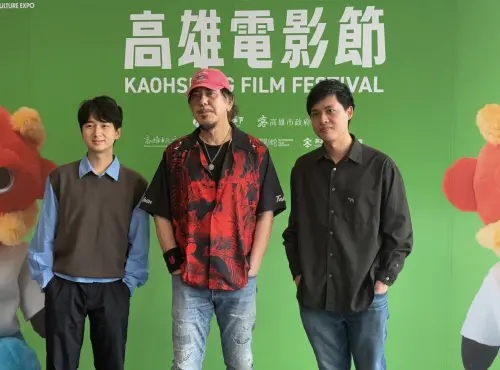 ▲《不赦之罪》黃秋生（中）與兩位導演林善（左）、譚善揚（右）合作成績不錯。（圖／記者蘇詠智攝）