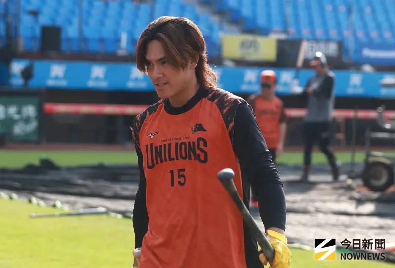 ▲統一獅G2打線做出不小變動，以年輕人為主，先發二壘手是陳聖平，總教練林岳平也做出解釋，表示老將都在板凳待命，關鍵時刻上場貢獻。（圖／記者葉政勳攝 ,2025.10.11）