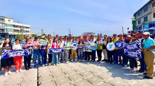 ▲高雄市政府海洋局舉辦海FUN無礙浪愛澎湃高雄漁港水域活動，首站由林園區汕尾漁港啟航。(圖／高雄市政府海洋局提供)