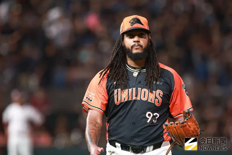 ▲統一獅更已簽下Denyi Reyes，因此今年休賽季尚未與統一獅達成續約協議的飛力獅(Felix Pena)，新球季是否續留台灣，甚至是能否繼續身披統一獅戰袍，值得後續關注。（圖／記者葉政勳攝 ,2025.10.11）