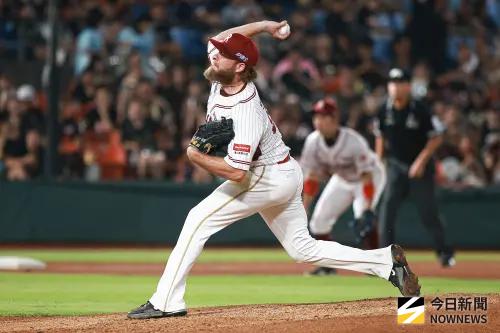 ▲樂天桃猿洋投波賽樂曾在季後賽G2中繼1.2局無失分，今日扛起G4生死戰先發。（圖／記者葉政勳攝 ,2025.10.11）