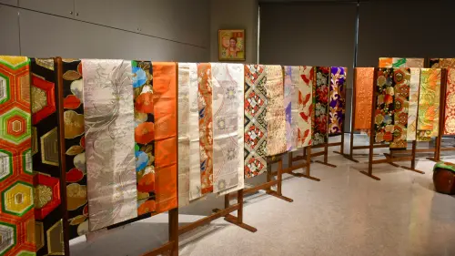 日本和服腰帶珍藏展　志玲爸爸逾百珍藏登場

