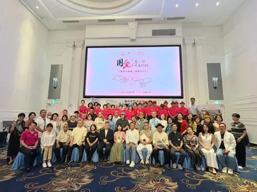 藝術點亮歸途！ 30名藝術家公益畫展為受暴婦幼點燈
