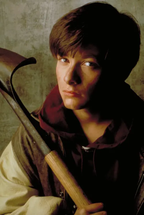 ▲愛德華福隆在《禁入墳場2》也還是標準的美少年模樣，此時人氣還是居高不下。（圖／摘自IMDb）