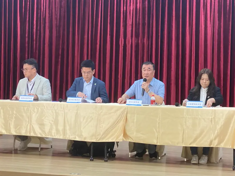 ▲台北市副市長李四川與相關單位召開記者會，明發函向新壽要求合意終止契約。（圖／記者陳威叡攝，2025.10.12）