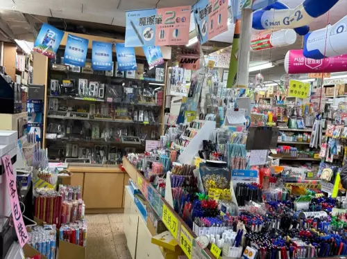 台北72年老牌文具店熄燈！業者揭原因全出清　全場哭爆：時代眼淚
