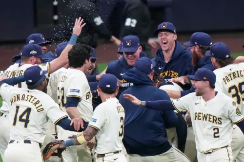 MLB／釀酒人睽違7年闖冠軍戰！3：1力退小熊　將迎戰「宇宙道奇」
