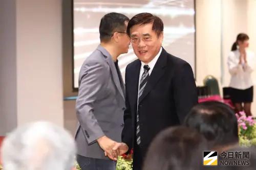 對話流出！藍黨內「暗語催票、請客接龍」　他酸：再出一個朱立倫
