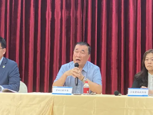 ▲李四川今日宣布將發函新壽合意解約，至於條件為何請新壽大膽地提出來。（圖／記者陳威叡攝，2025.10.12）