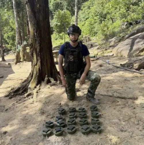 ▲泰國皇家陸軍於進入沙繳府邊境清除地雷。圖為泰軍於8月在邊境地區執行地雷清除任務。（圖／美聯社／達志影像）