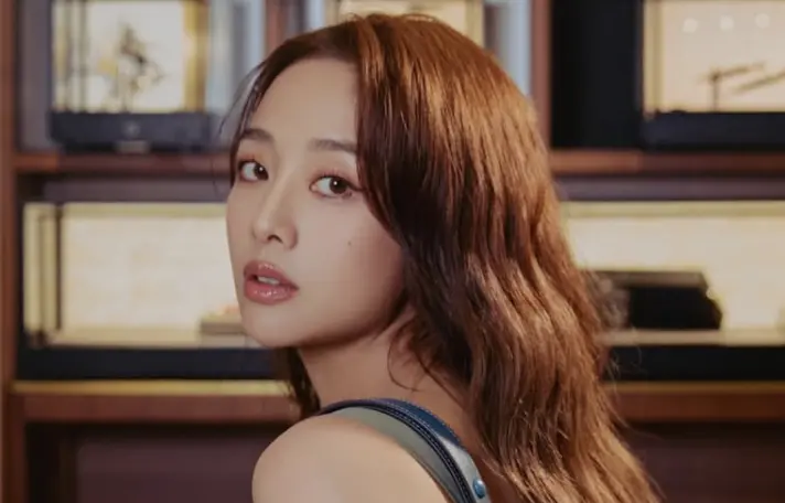 ▲今年36歲的鬼鬼（如圖），今（12）日在IG上傳自己素顏跟完妝的對比影片，粉絲看完全嚇傻紛紛留言：「素顏也太扯，跟完妝一樣美欸」。（圖／翻攝自IG gemma_811）