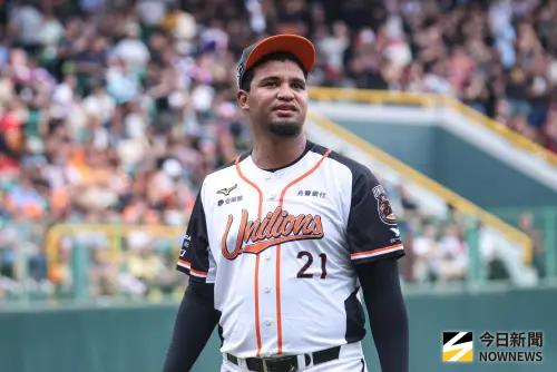 ▲統一獅蒙德茲在G3失掉8分，但僅有4分責失分，原因出在團隊單場3次失誤。（圖／記者朱永強攝 ,2025.10.12）