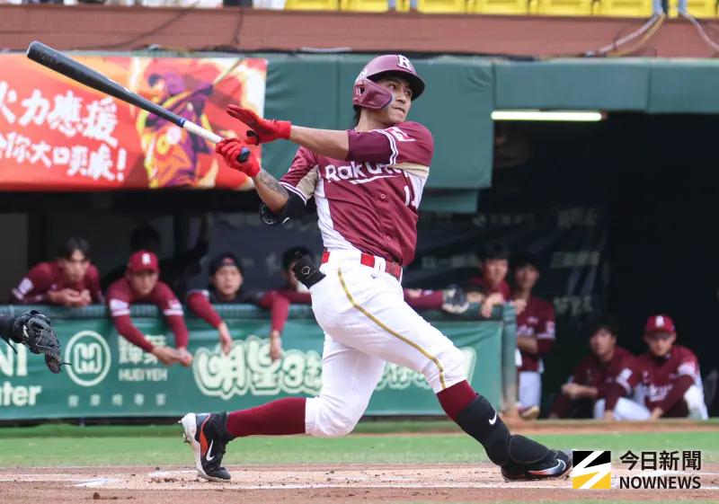 ▲林子偉透露自己這一場設定的打擊策略，他表示自己做好選球，主要是抓直球，滿壘時進入好球帶就積極攻擊。（圖／記者朱永強攝）