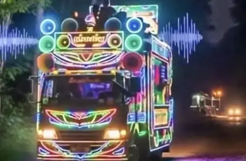 ▲泰國軍隊連續兩晚在泰柬邊境製造噪音，讓當地的柬埔寨居民心生恐懼。（圖／翻攝自Grand News）