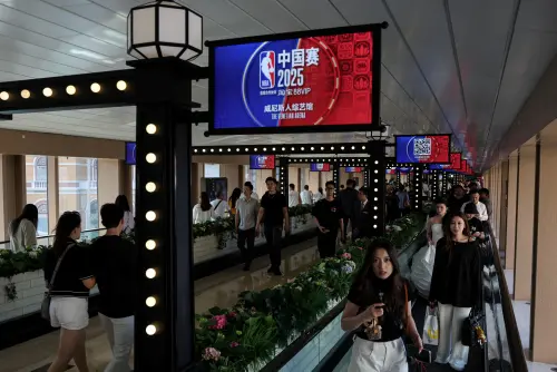 ▲NBA中國賽不僅是季前賽,更象徵聯盟以籃球連結社區、推動亞洲交流的長期願景。(圖/路透/達志影像) ▲NBA中國賽不僅是季前賽,更象徵聯盟以籃球連結社區、推動亞洲交流的長期願景。(圖/路透/達志影像)