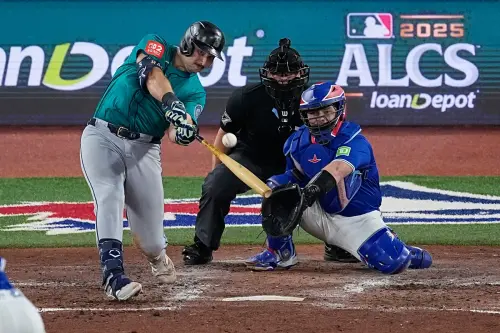 影／勞雷開轟！大聯盟全壘打王發威助水手隊逆轉　高斯曼懊惱抱頭
