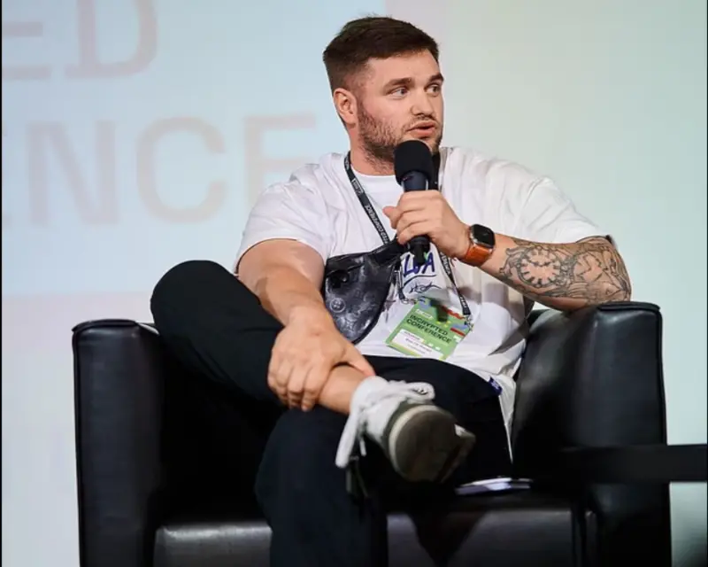 ▲烏克蘭知名加密貨幣網紅庫多，疑似因為川普新關稅引發幣圈崩盤而輕生。（圖／翻攝自每日郵報）