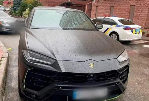 ▲庫多陳屍的藍寶堅尼。（圖／翻攝自每日郵報）