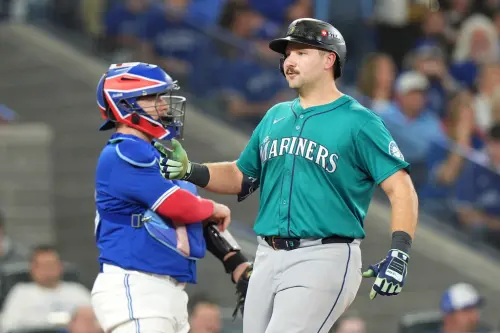 MLB季後賽／水手3：1逆轉擊敗藍鳥！勞雷關鍵轟　系列賽1：0領先
