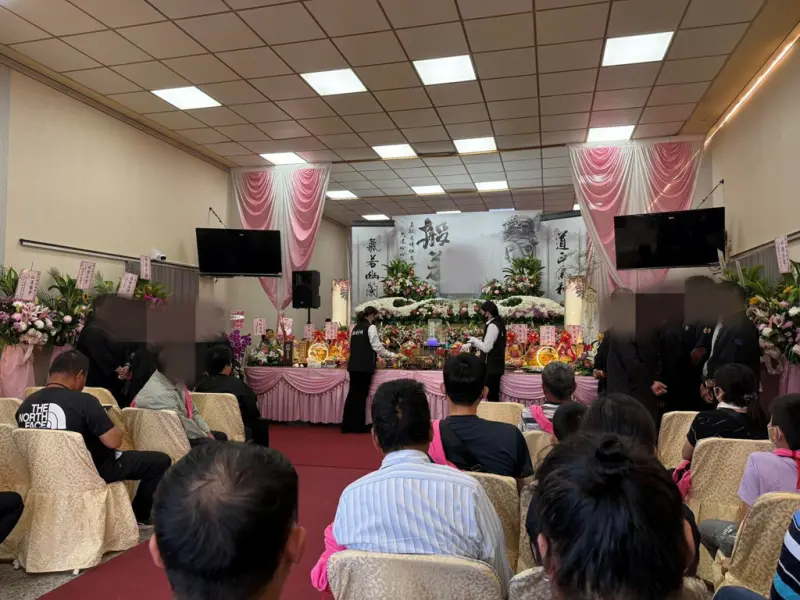 「爸爸我沒救到你！」花蓮洪災奪命　百歲阿公客廳殞命