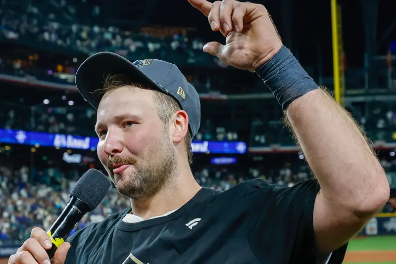 ▲美國職業棒球大聯盟（Major League Baseball）於今（14）日宣布，紐約洋基隊長賈吉（Aaron Judge）打敗打出單季60轟生涯年的水手鐵捕勞雷（Cal Raleigh）榮獲美聯年度最有價值球員（MVP）。（圖／取自西雅圖水手X）