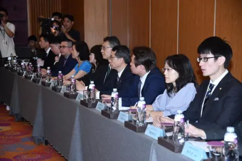 ▲長榮航空與桃園市空服員職業工會面對面協商。（圖／記者林柏年攝, 2019.07.02）