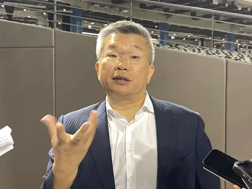 又被酸蹭棒球！蔡其昌不忍了　發文開嗆：紅葉小巨人我都看30年了
