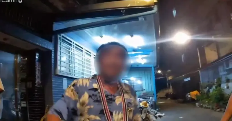 ▲新北市中和區深夜突傳出爆炸聲，警消獲報到場才發現是一名58歲的游姓男子在施放煙火。（圖／翻攝畫面）