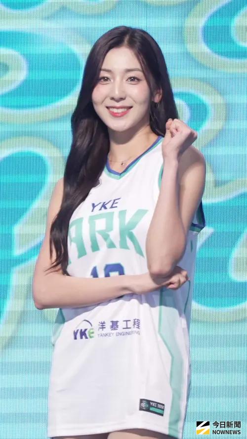 ▲睦那京表示要將應援動作放大，會設計大動作表演，讓大家都看得到她們的演出。（圖／記者張一笙攝）