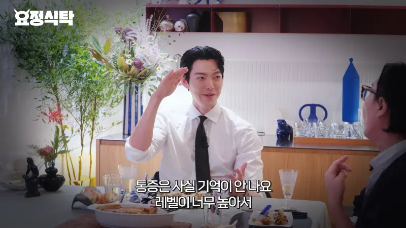 ▲金宇彬（如圖）在鄭在炯的YouTube節目《妖精在炯》回憶罹癌的那段時間，因為痛感太強，讓他對痛已沒記憶。（圖／요정재형 YouTube）