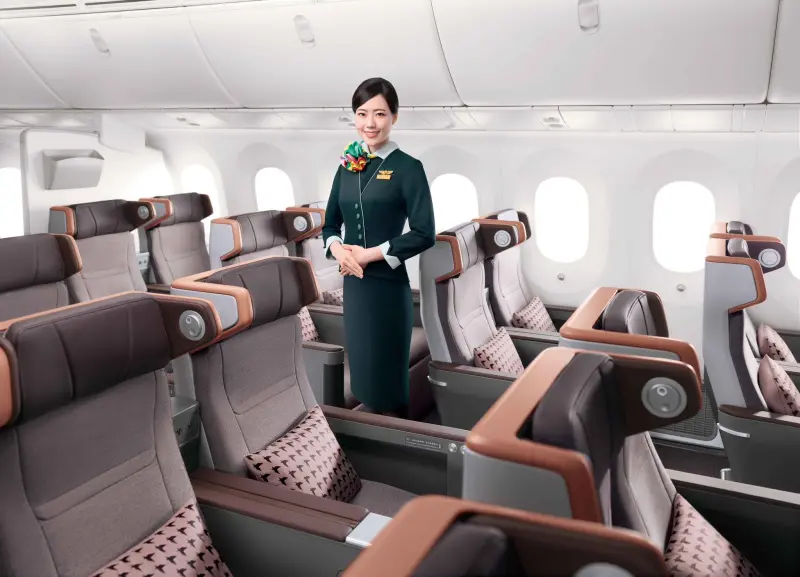 ▲長榮航空一名空服員日前在執勤時遇身體不適,返台不久後不幸離世,引發外界議論。(示意圖/翻攝自長榮航空臉書)